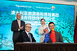 Australian Prime Minister the Hon Anthony Albanese alongside representatives from Trip.com