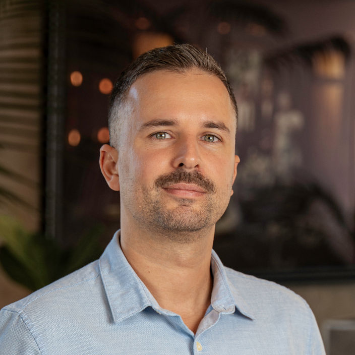 MIchal Pawlowicz, Hind Management